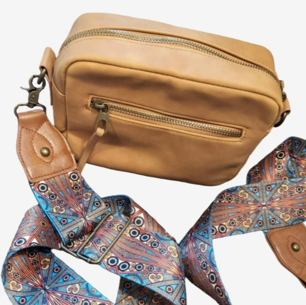 Universal Thread crossbody classic