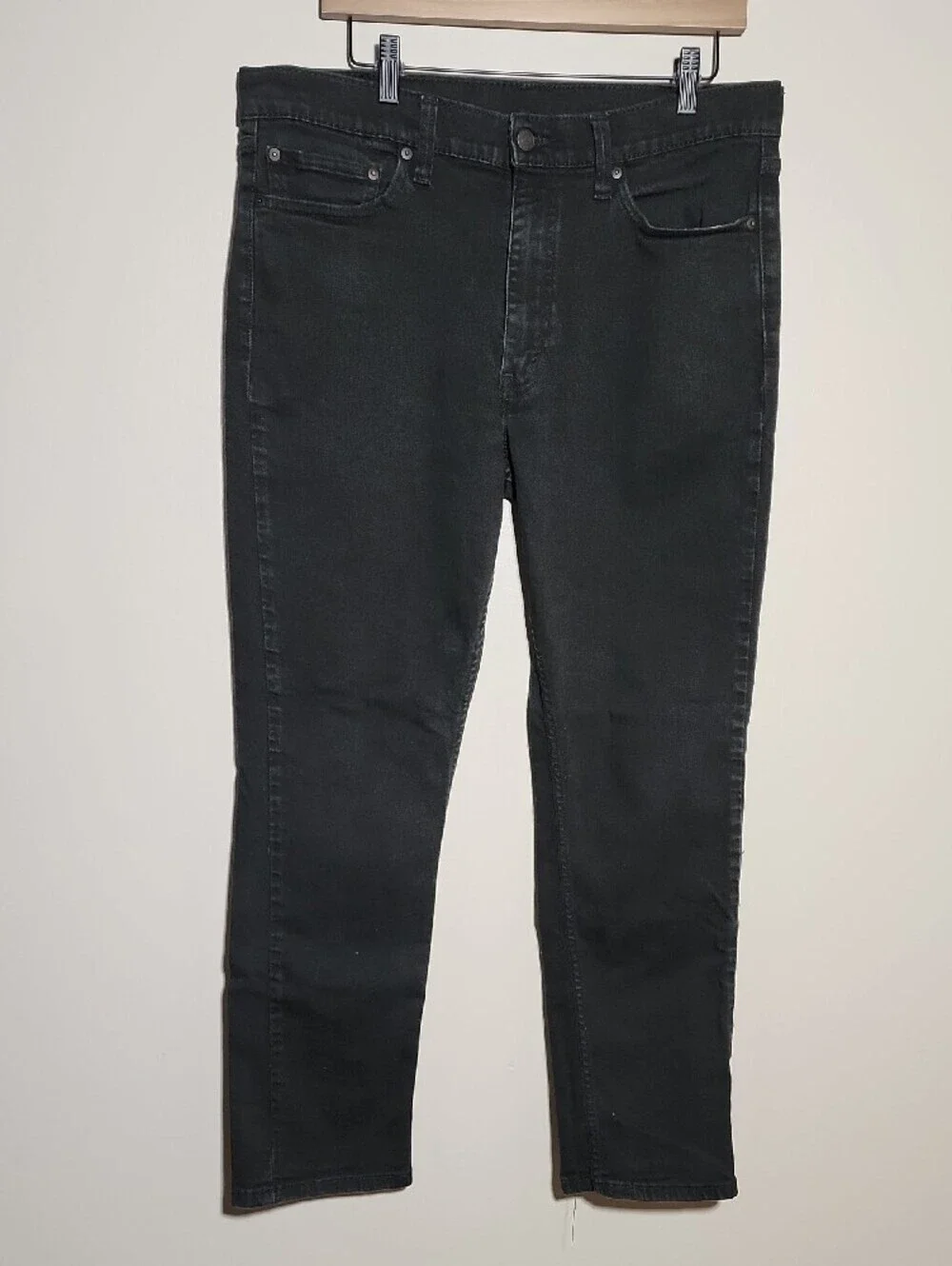 Levi's Black Slim Fit Men's Jeans