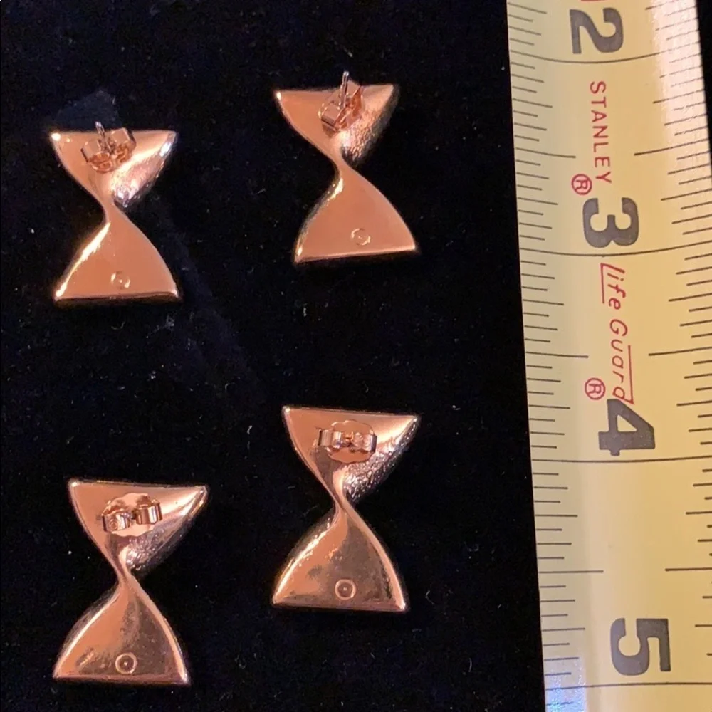 Retro Twist Post Earrings Goldtone