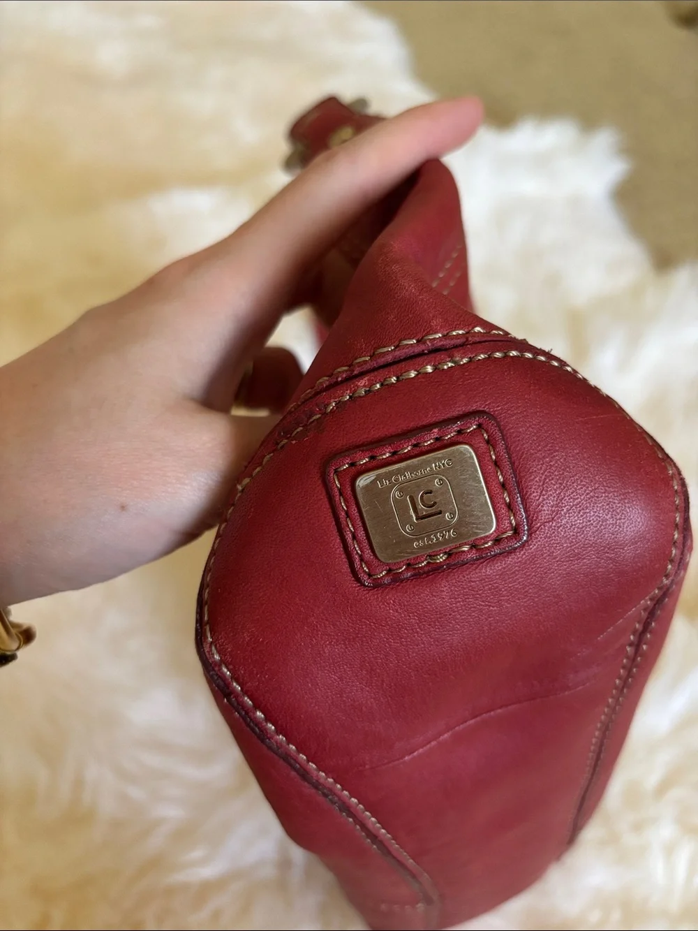 Liz Claiborne compact shoulder