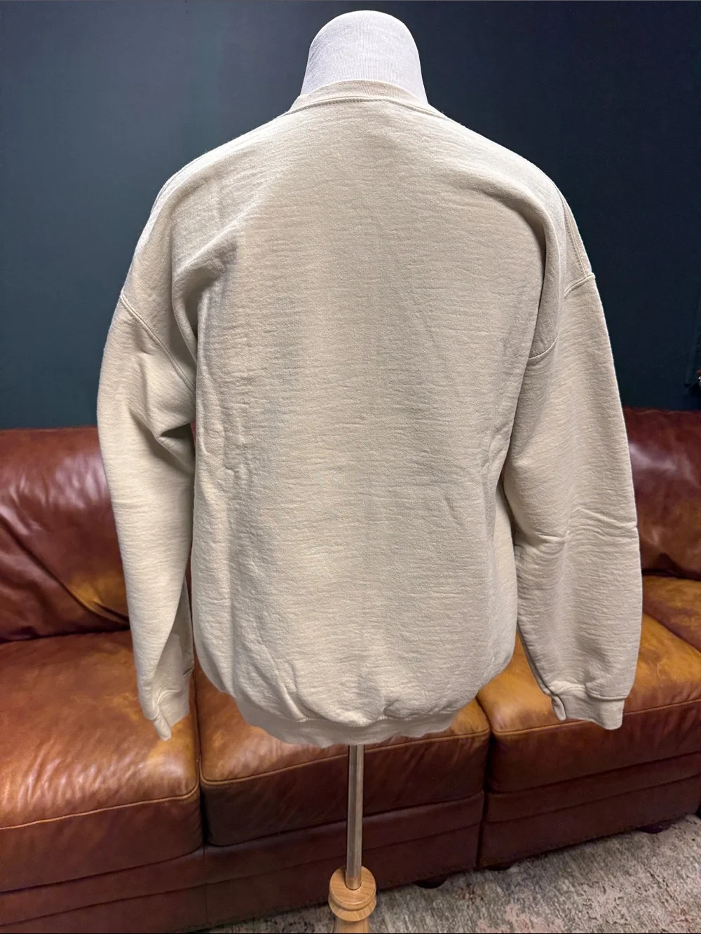 Gildan cream crewneck