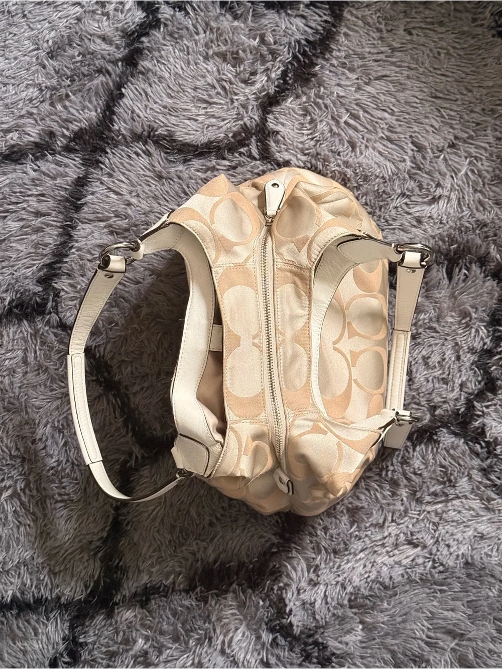 Coach signature beige