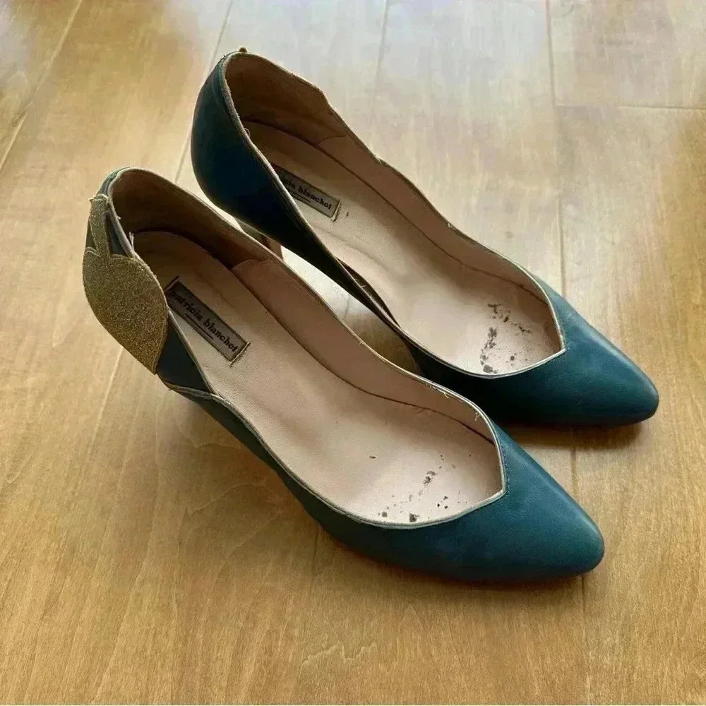 Patricia Blanchet Teal Leather Kitten Heels with Gold Glitter Spade, Size 8.5