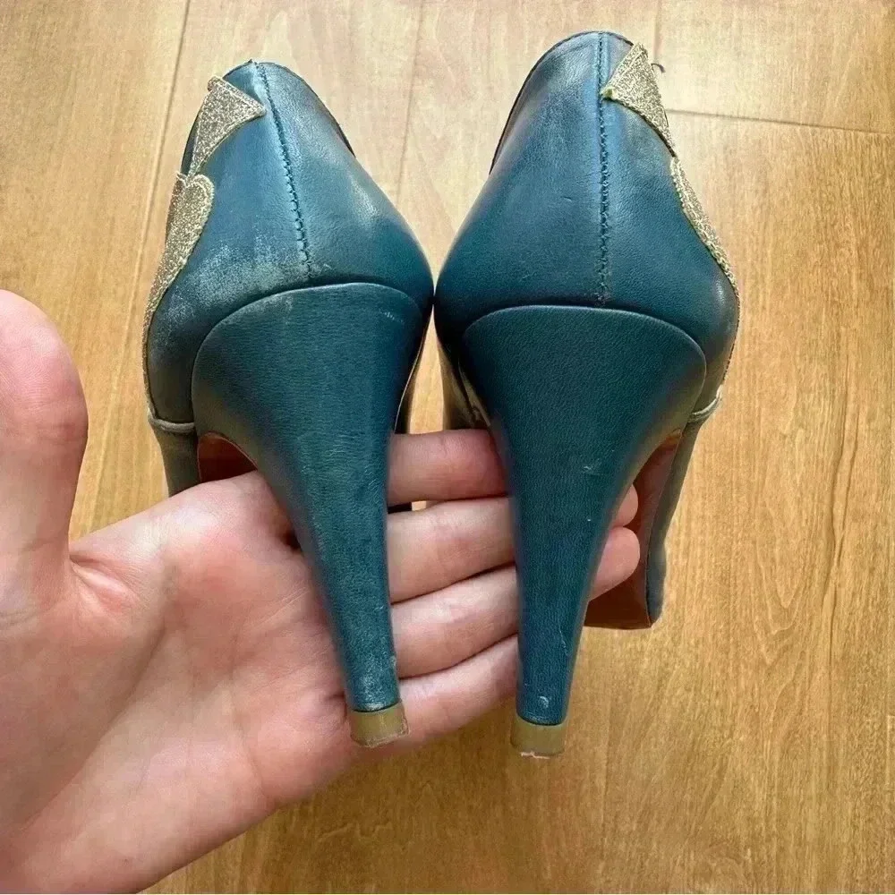 Patricia Blanchet Teal Leather Kitten Heels with Gold Glitter Spade, Size 8.5