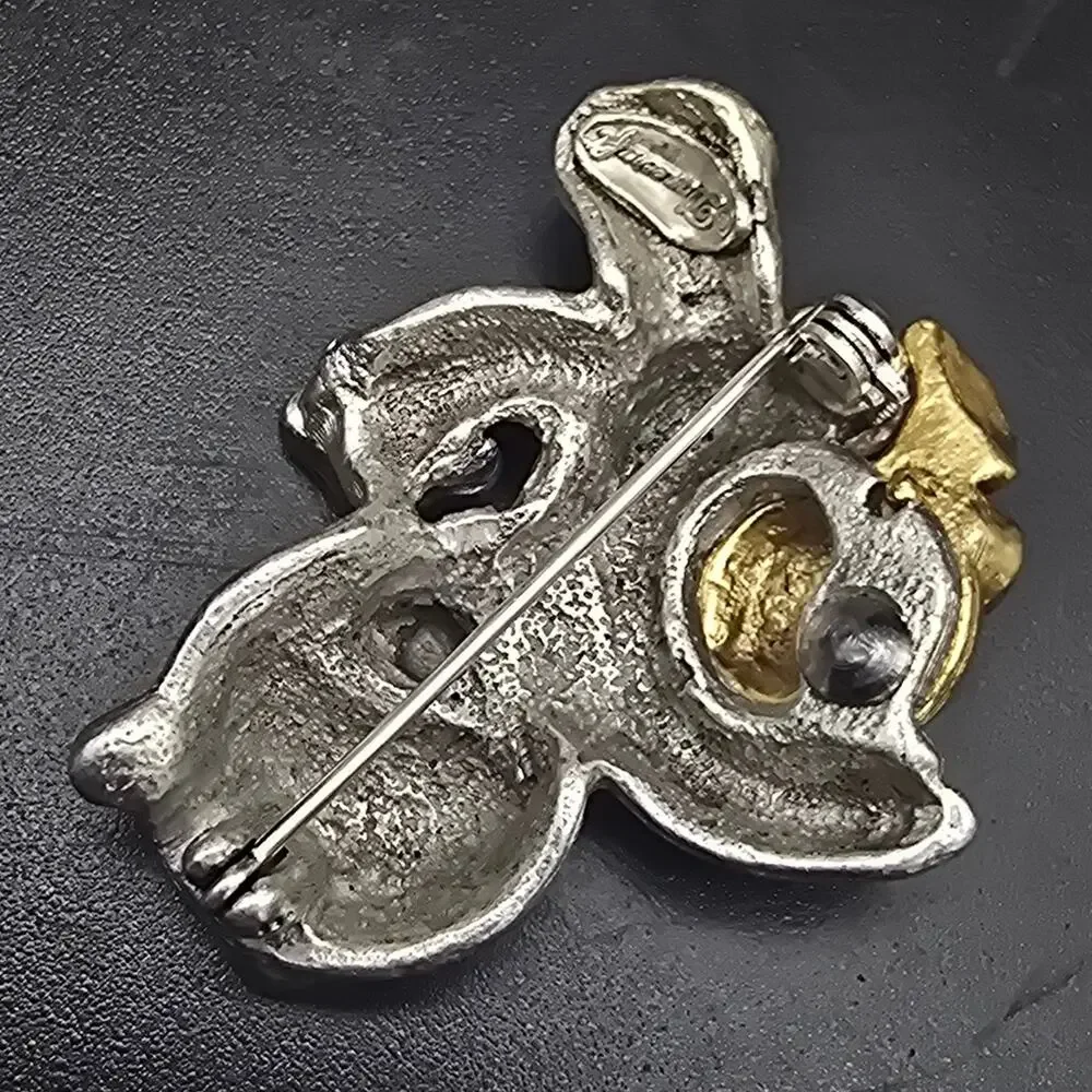 Danecraft due brooch