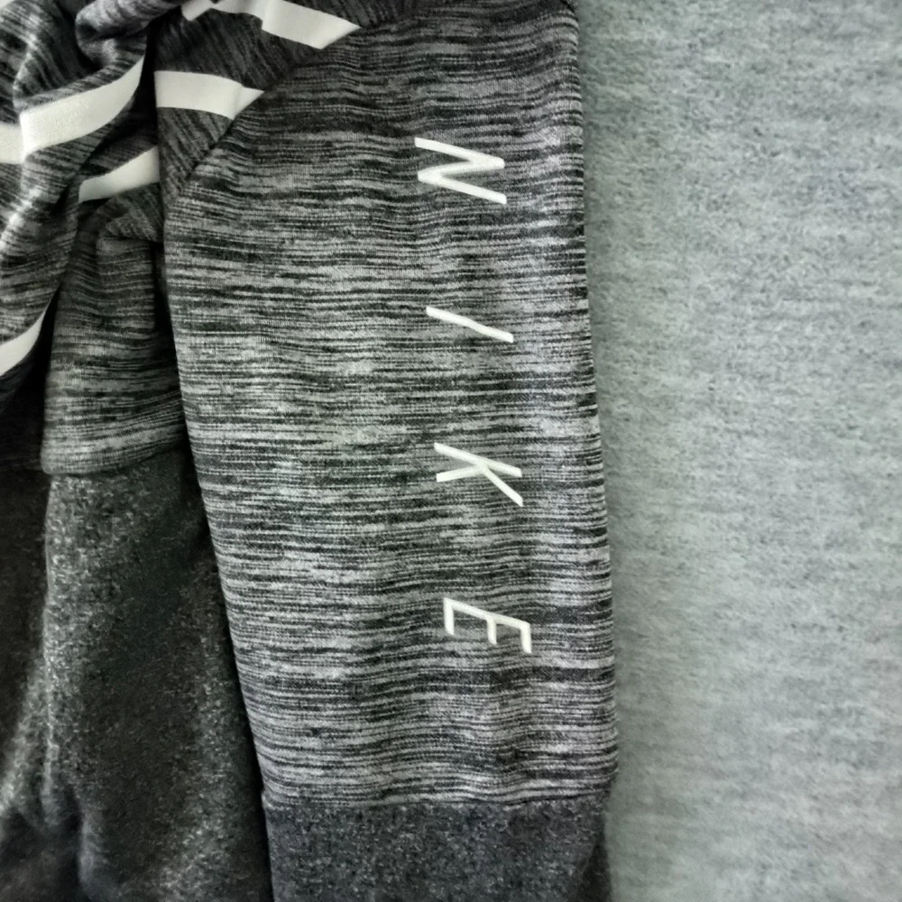 Nike therma training