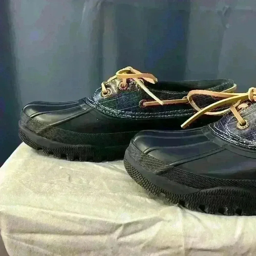 Sperry blue rubber