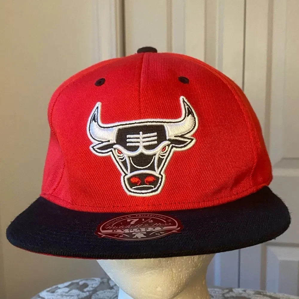 NBA Chicago Bulls Reloaded Mitchell & Ness Dynasty Red Black Cap Hat 7 1/2