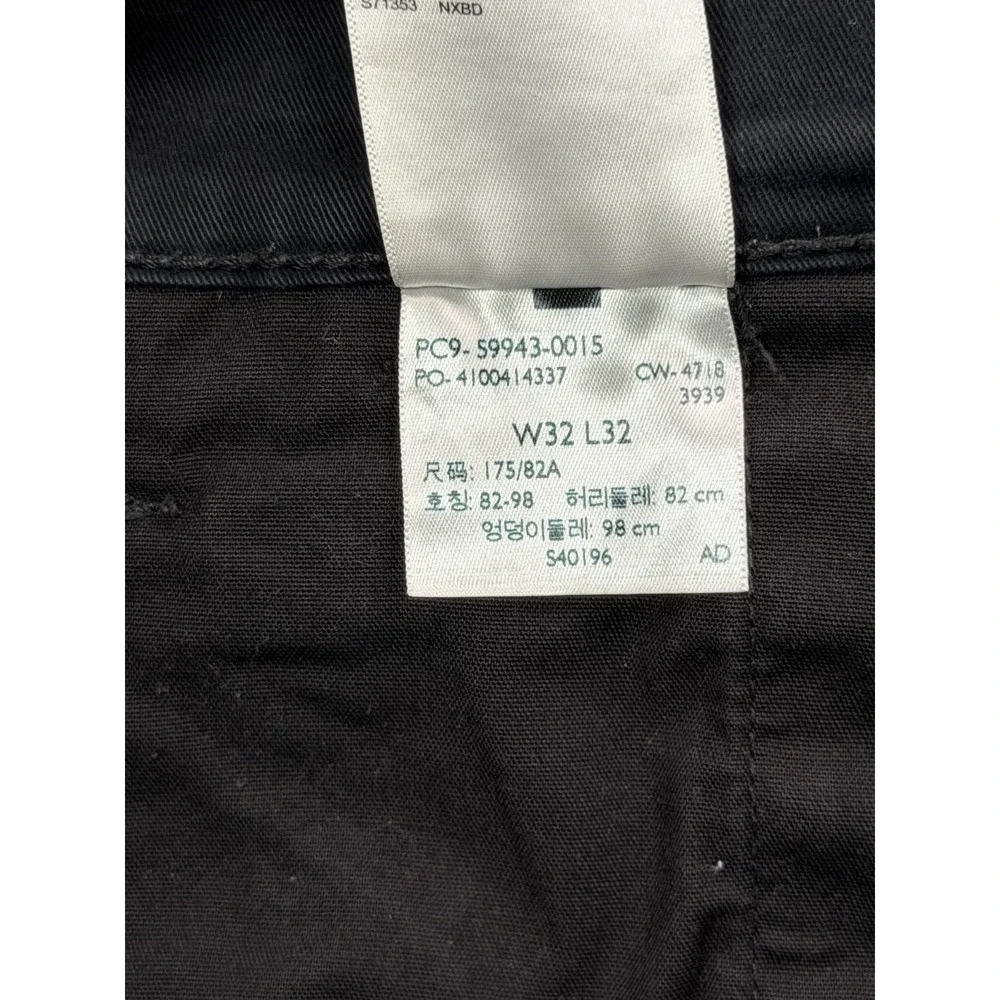 Levis are 98% design