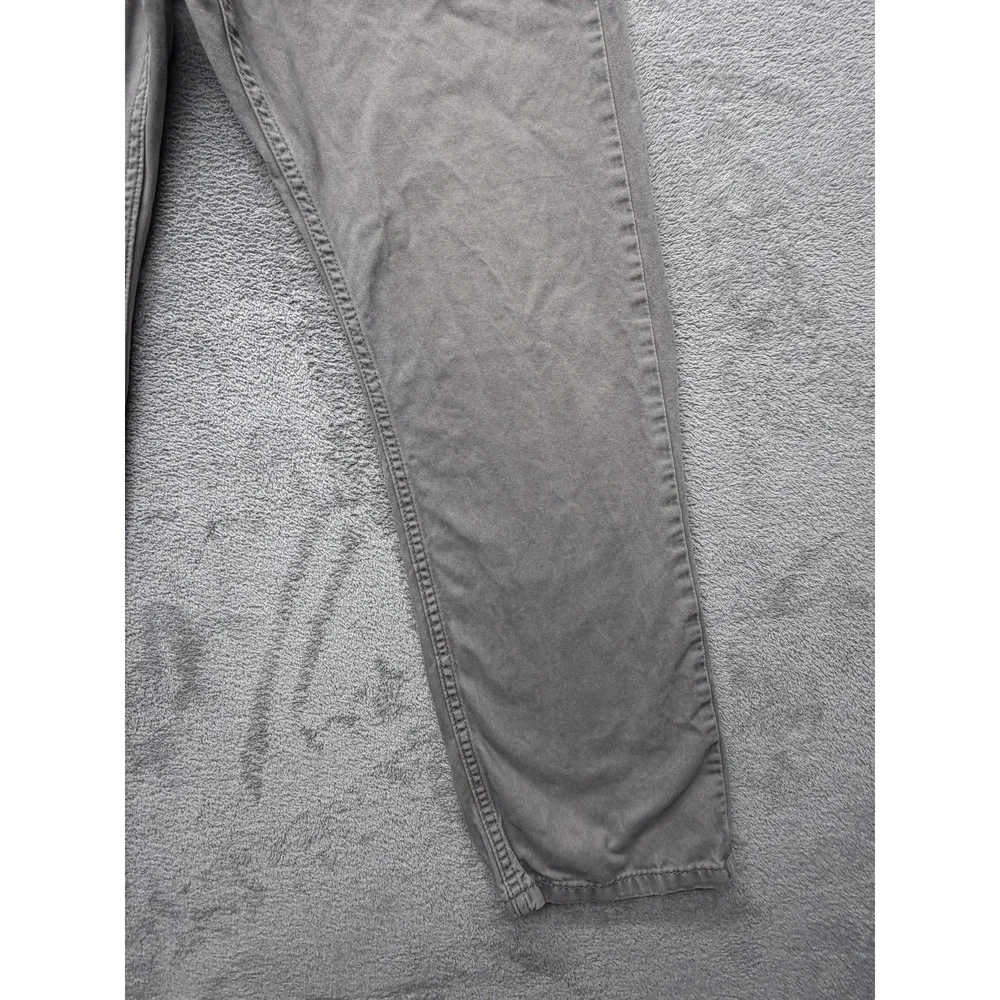 Levis 514 Jeans Mens Measured 33x28 Gray Straight Leg 100% Cotton Denim‎ Casual