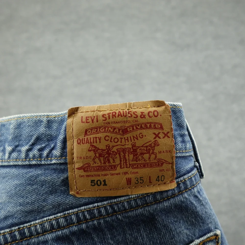 Levis straight country
