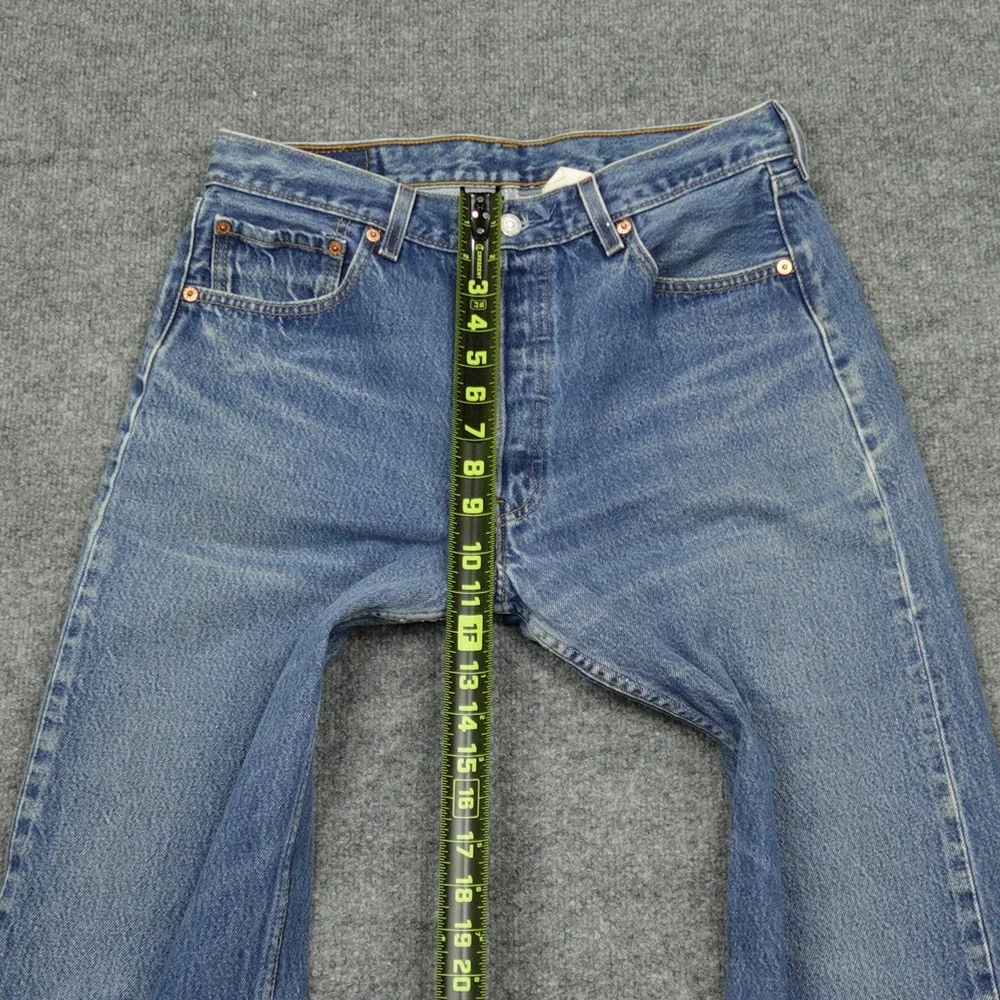Levis closure answer leg