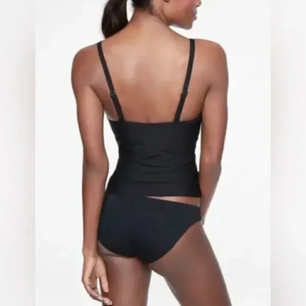 Athleta twist up