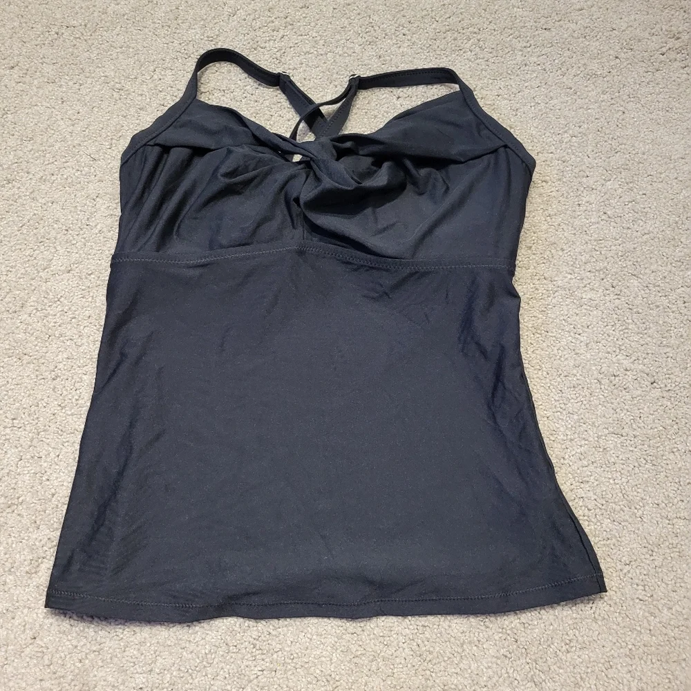 Athleta twist up
