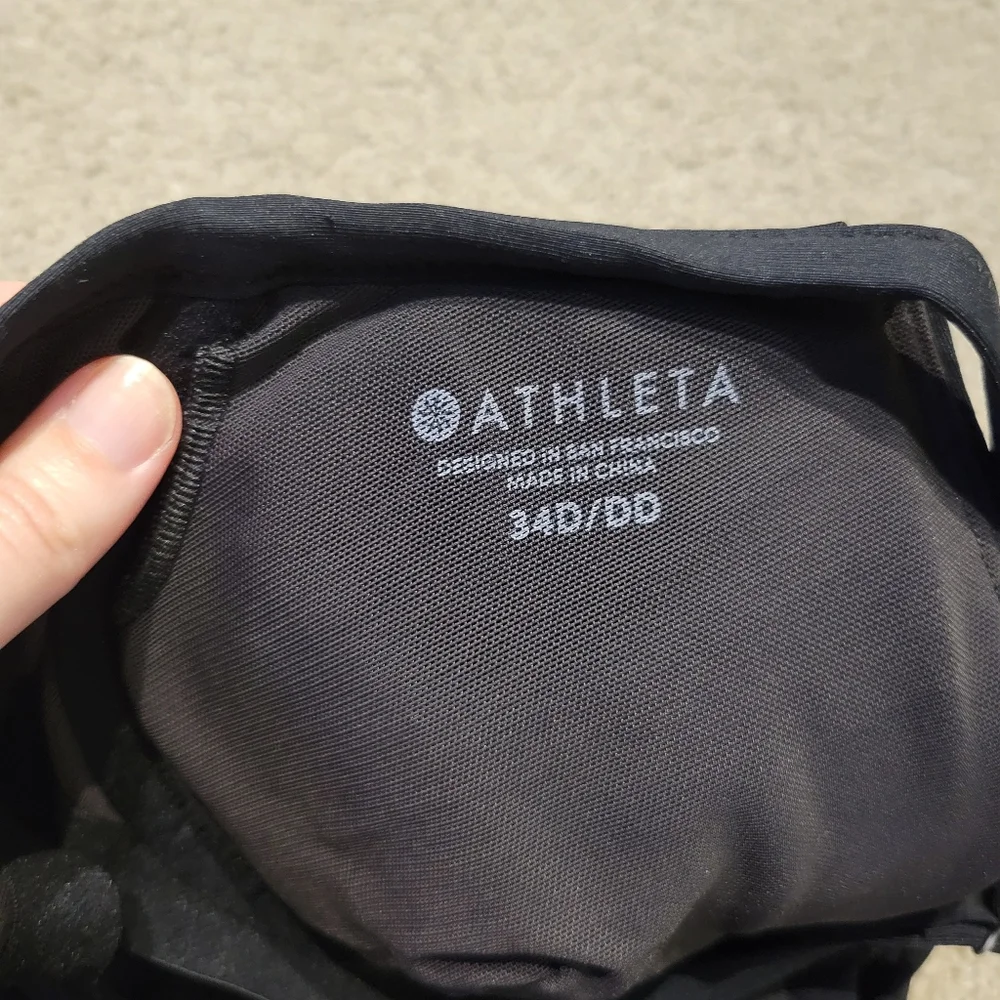 Athleta twist up