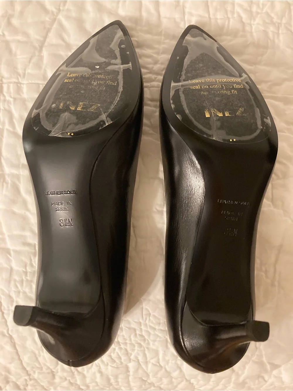 Inez sleek black