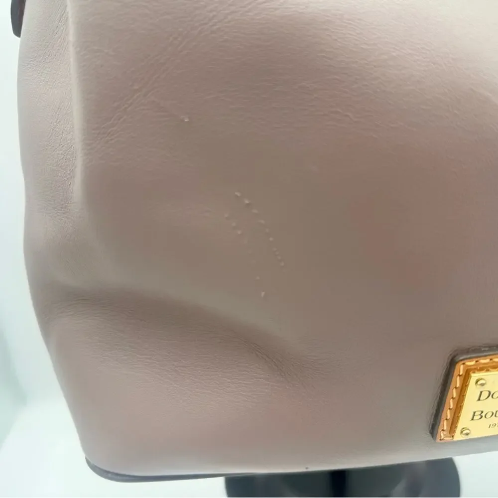 Dooney & Bourke highlights brand
