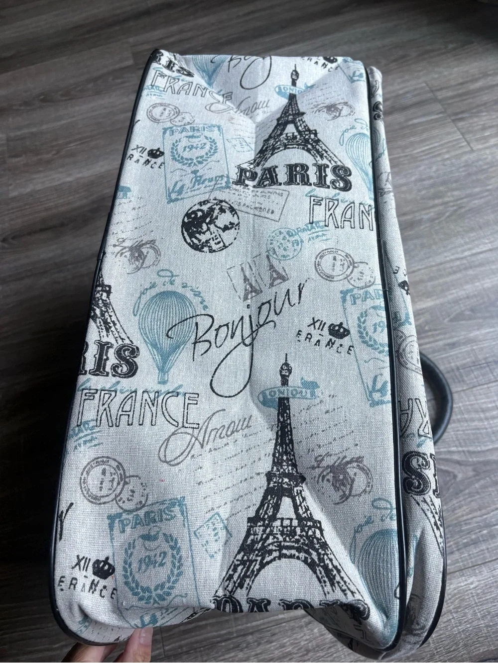 N/A stylish paris