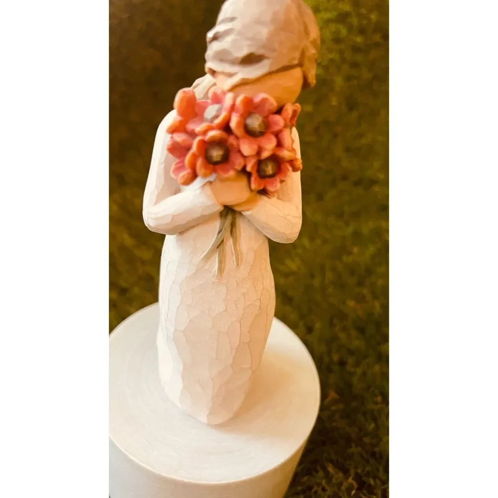 Demdaco charming sculptural