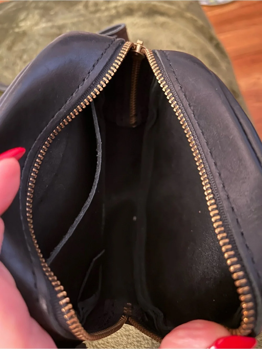 Portland Leather Black Round Leather Crossbody