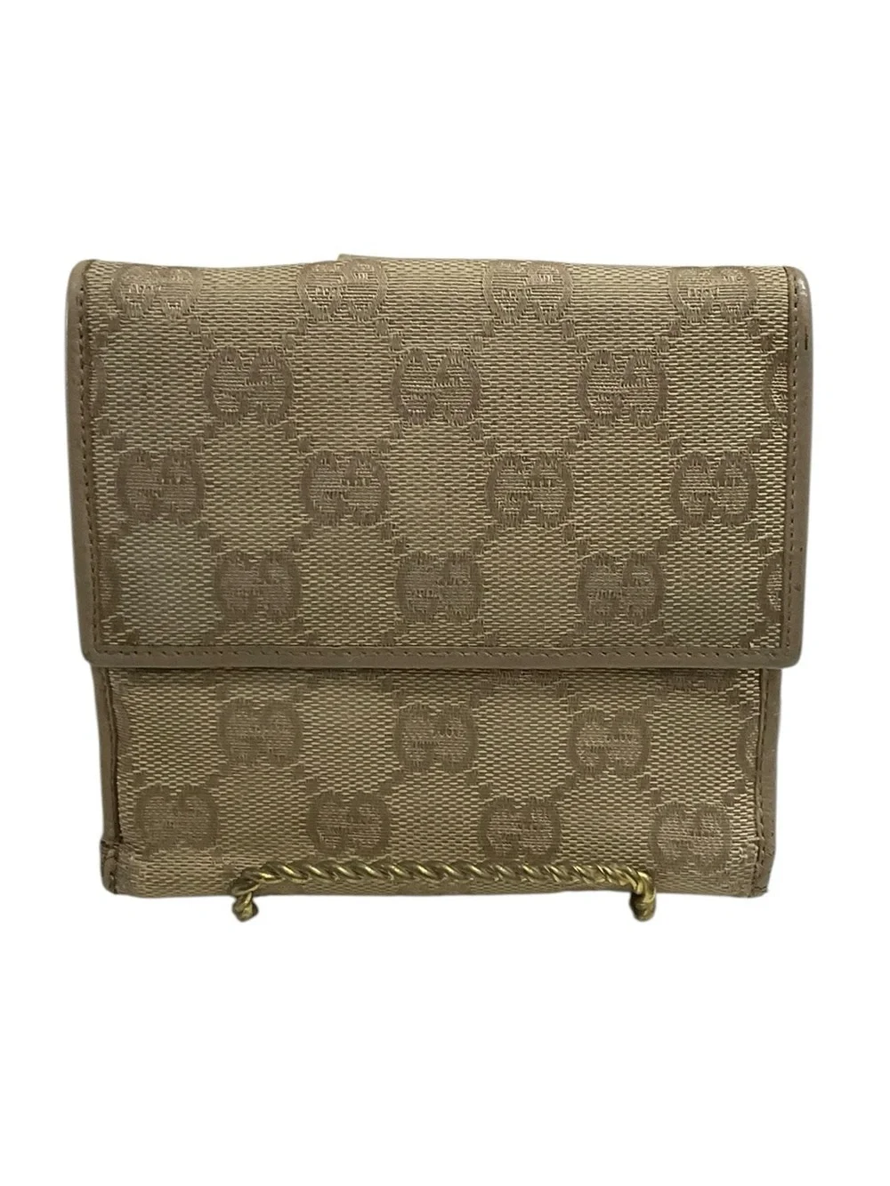 Gucci signature gg