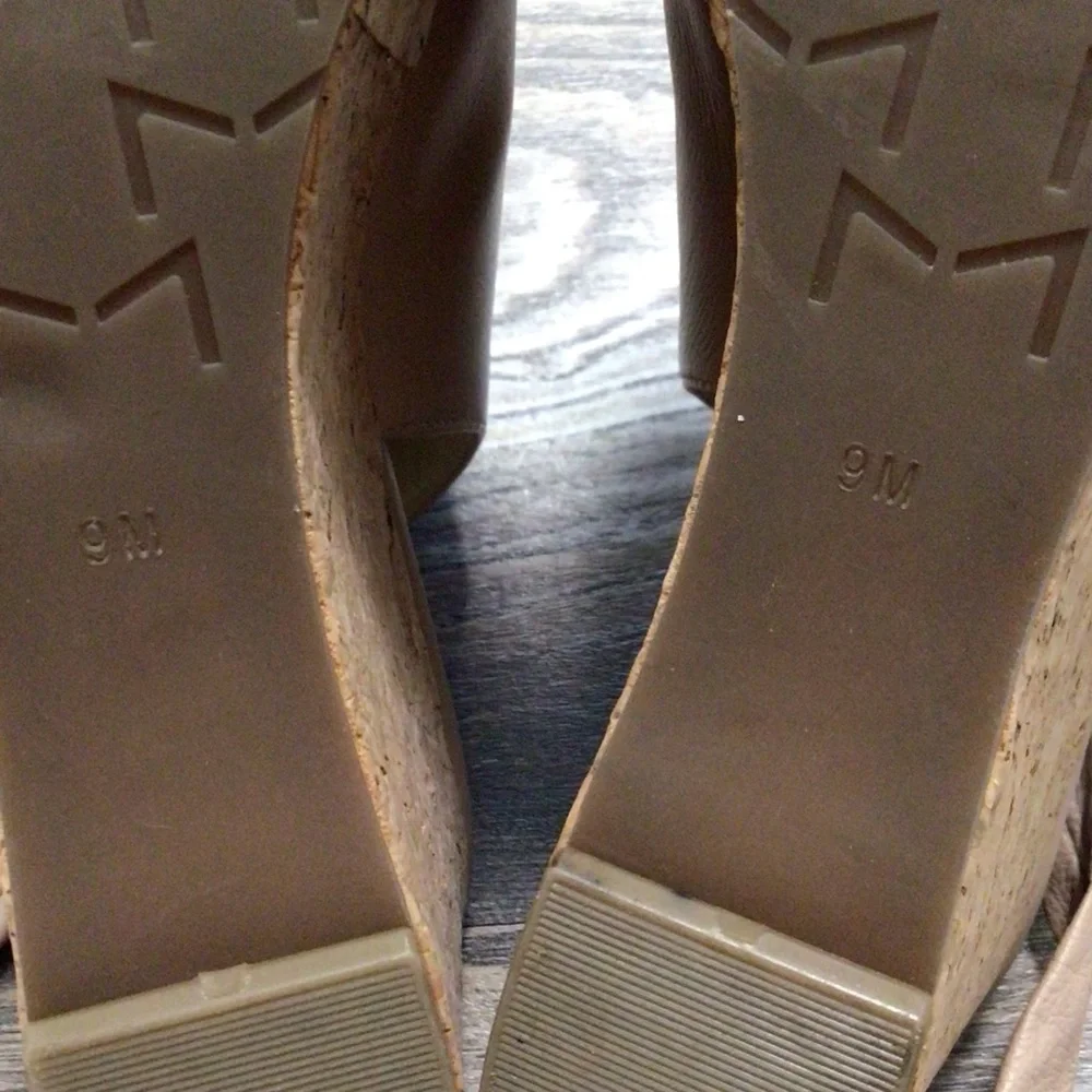 Marc Fisher LTD Tan Leather Cork Platform Sandals 9