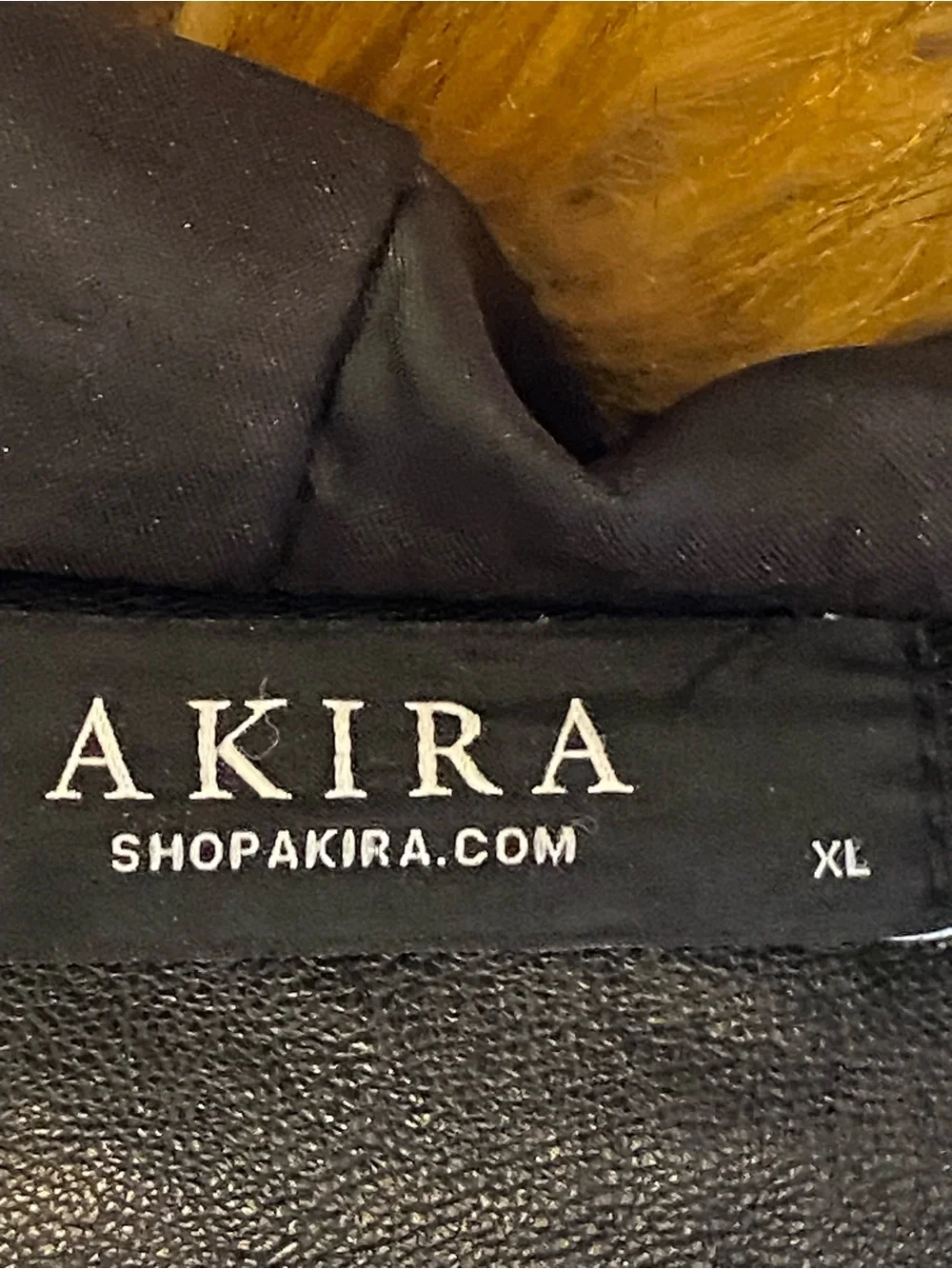 AKIRA label gracelle