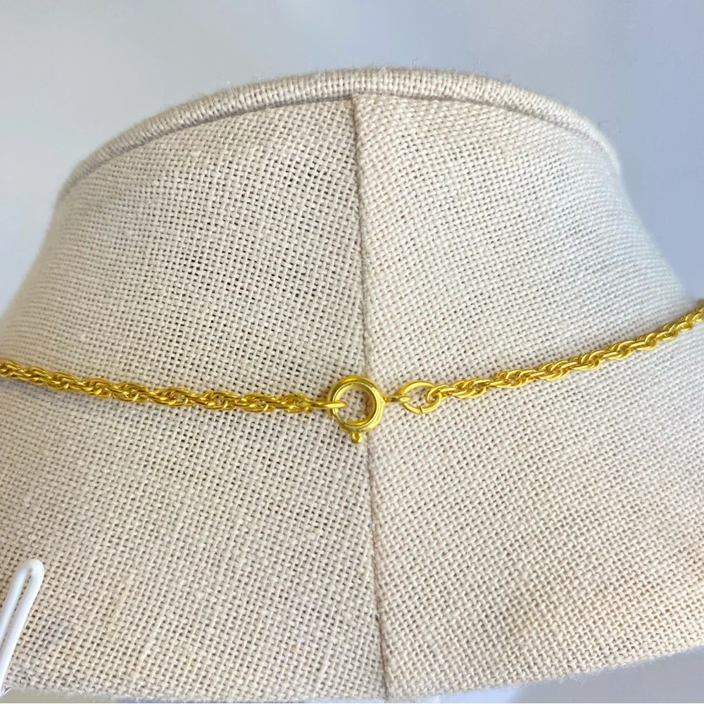 Vintage necklace gold