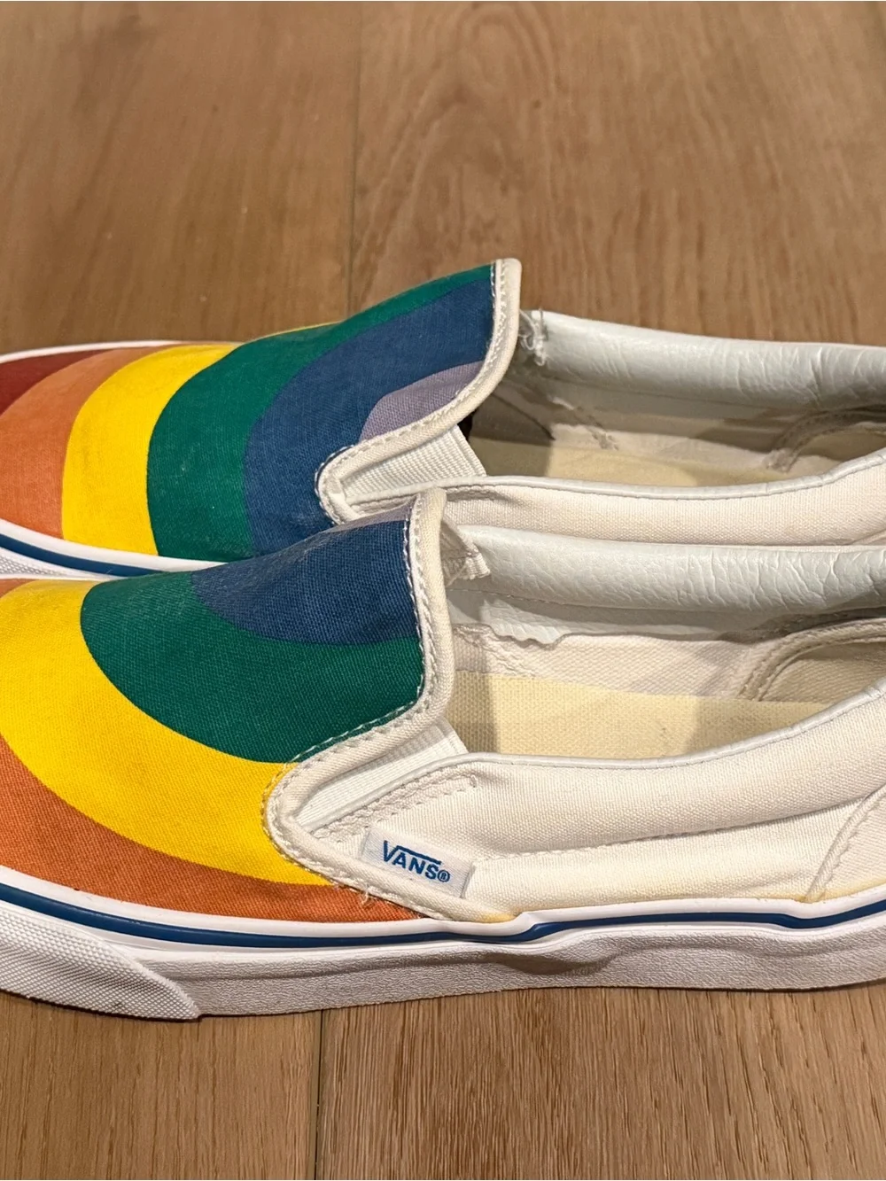 Vans Unisex Classic Canvas Slip-On Rainbow Size 8.5(W) or 7(M) EU 39