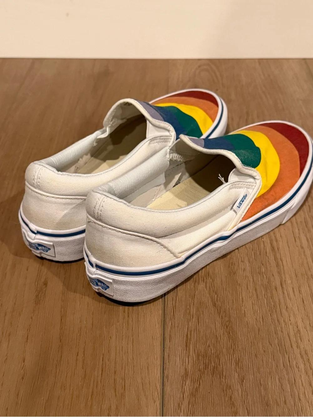 Vans Unisex Classic Canvas Slip-On Rainbow Size 8.5(W) or 7(M) EU 39