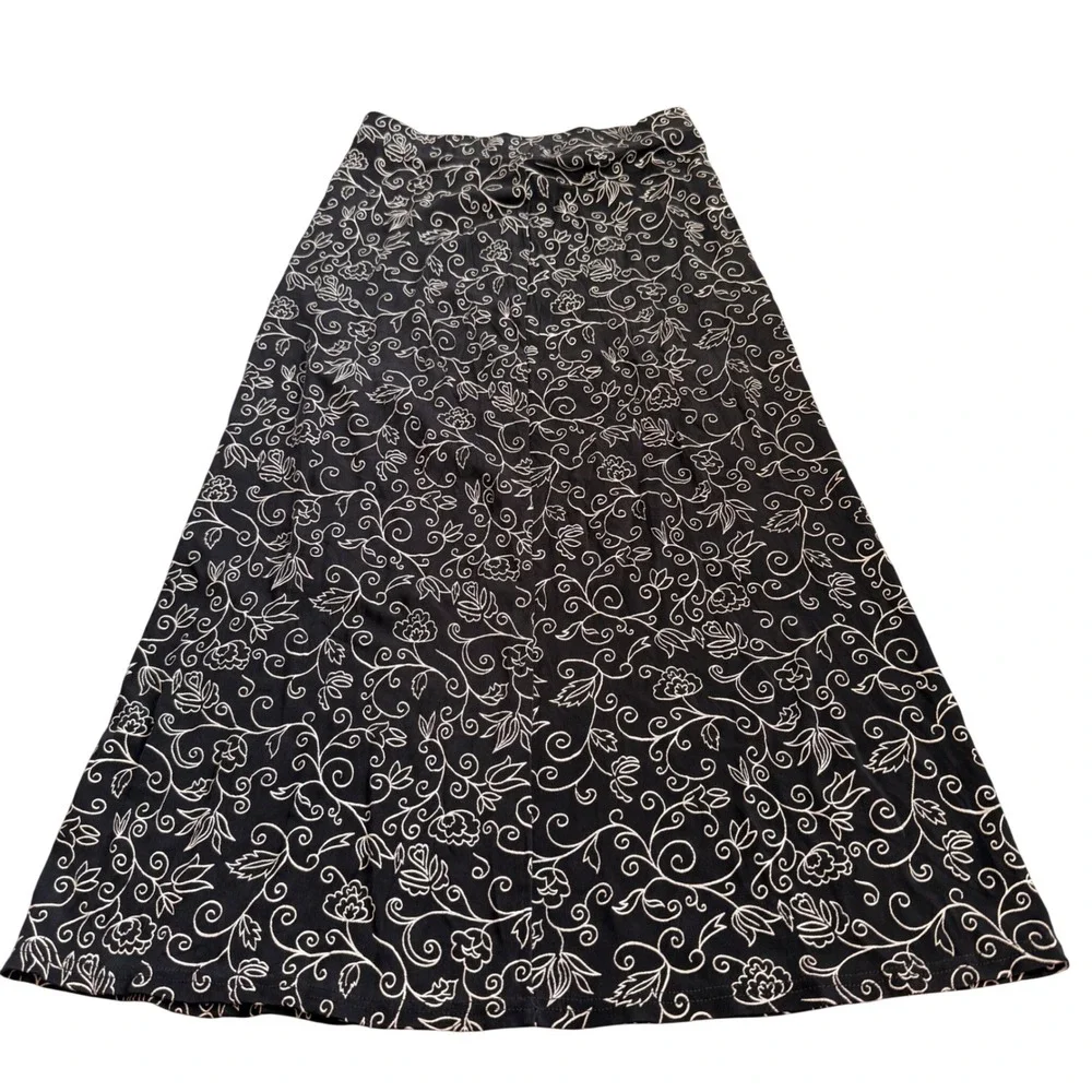 Unknown elegant maxi