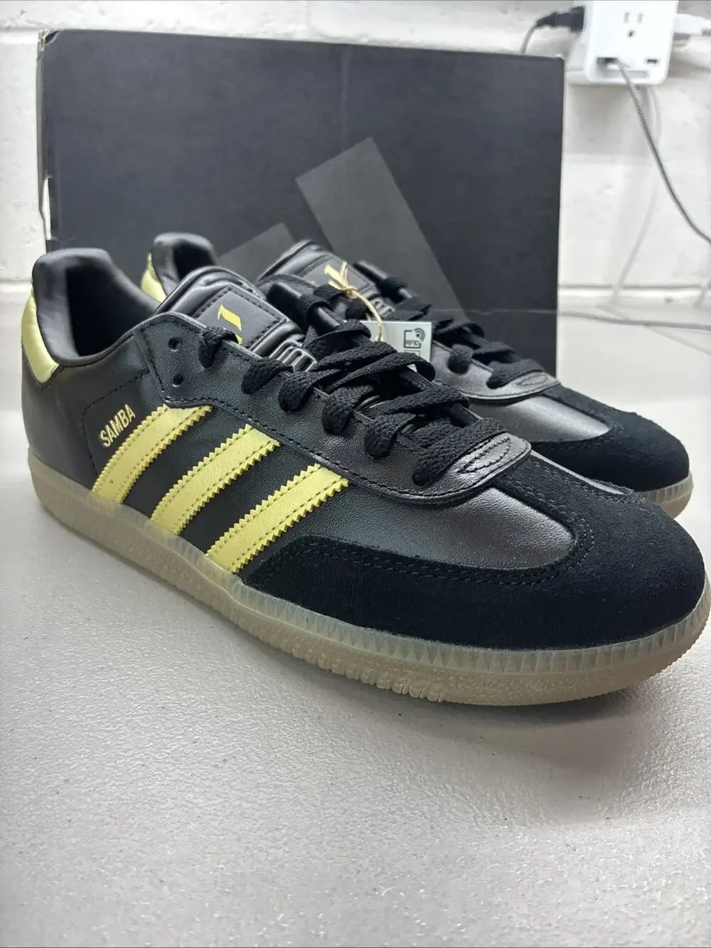 New adidas Samba Messi J Low Top Sneakers Black/Gold Unisex Kids US 6 JH5641