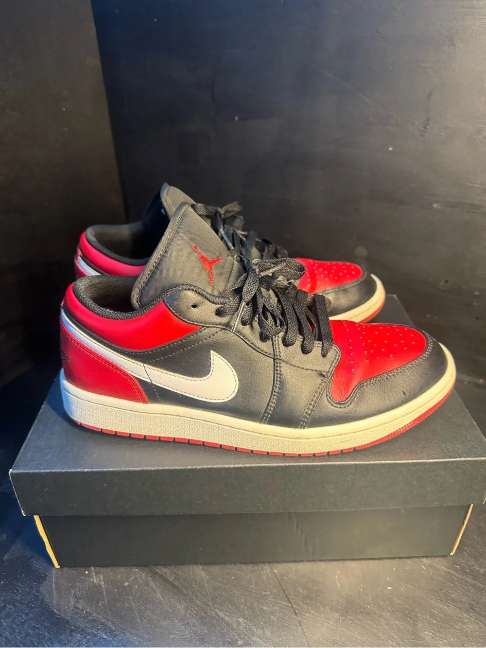 Nike Air Jordan 1 Low - Black / Red / White