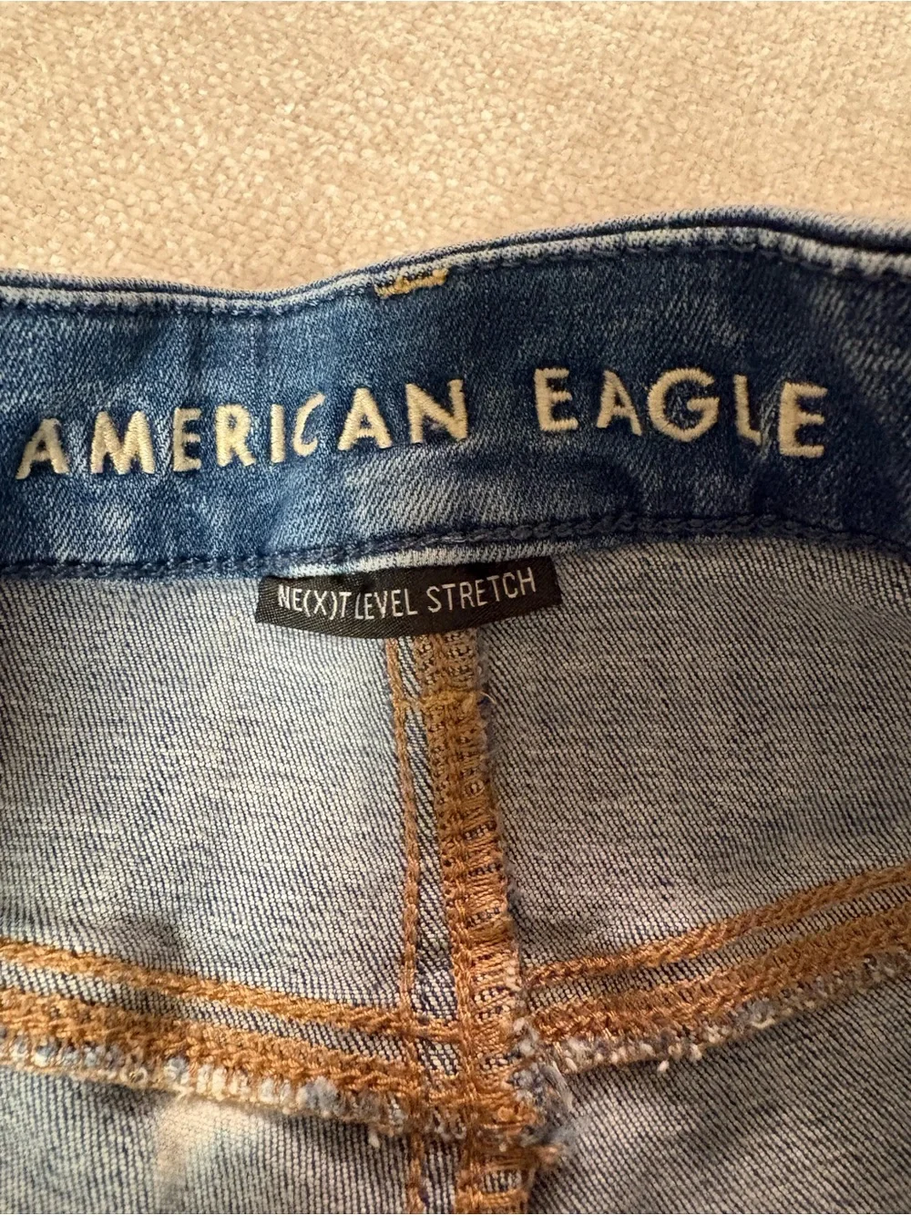 Women’s AE Curvy Hi-Rise Shortie Distressed Blue Denim Size 8