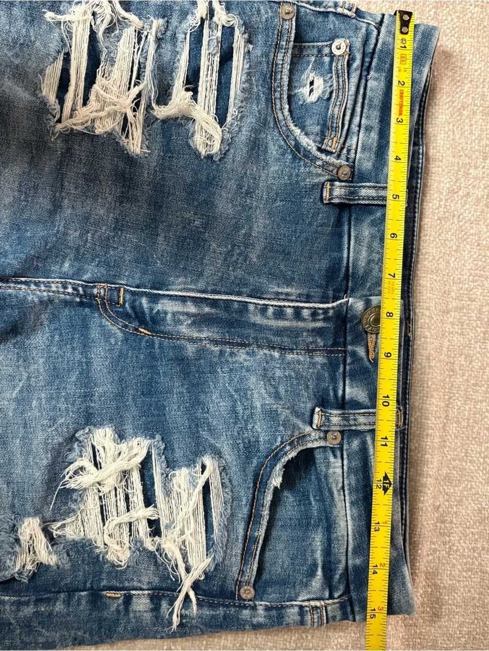 Women’s AE Curvy Hi-Rise Shortie Distressed Blue Denim Size 8