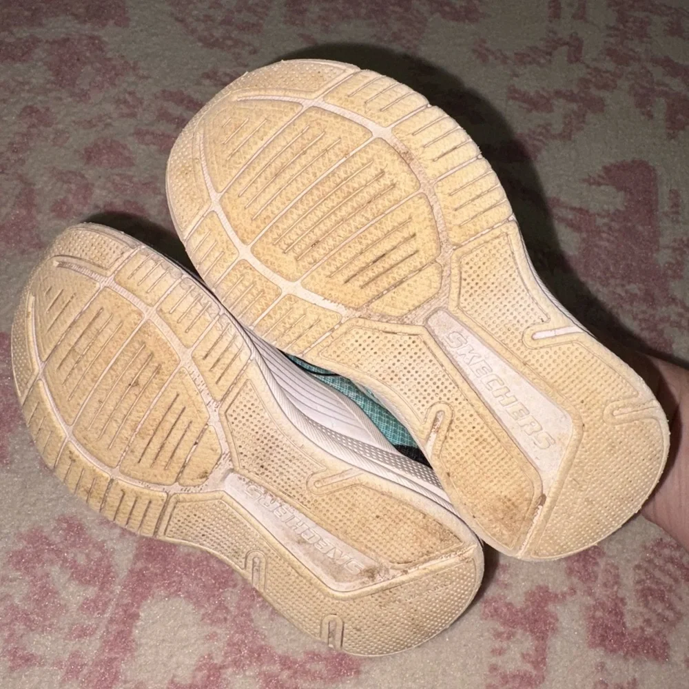 Skechers sole shipping bright