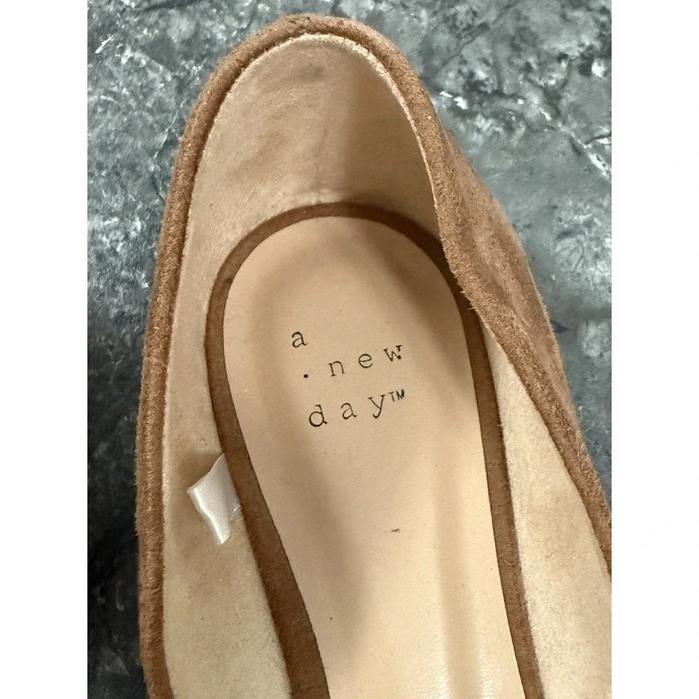 A New Day Womens Ae127 Julie Micro Suede Flats Memory Foam Cognac Sz 10 NEW