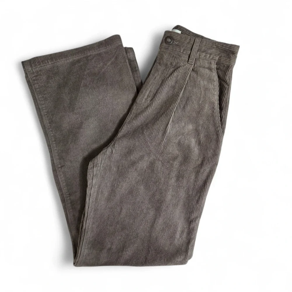 Roark charter corduroy