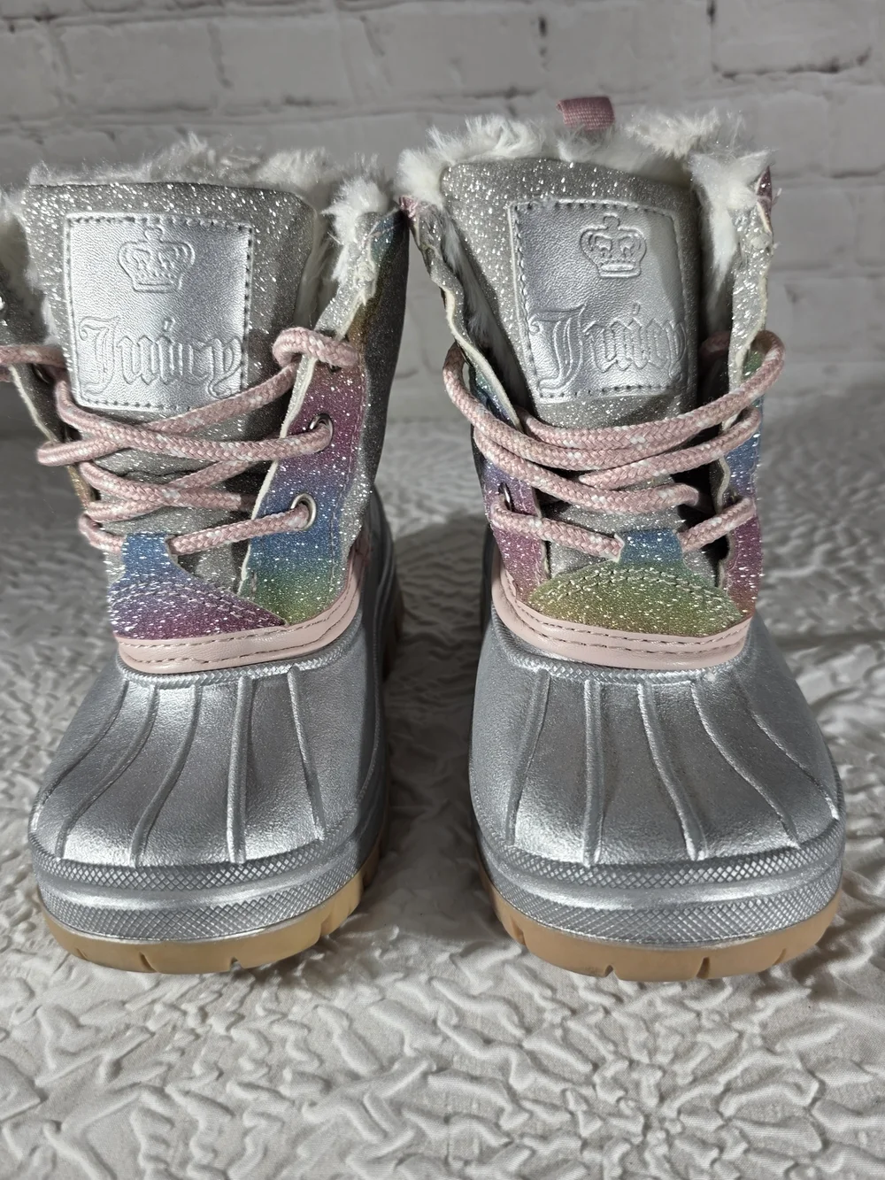 JUICY COUTURE Toddler Girls Lil Quinto Drive Rainbow Glitter Duck Boots ✨size 10