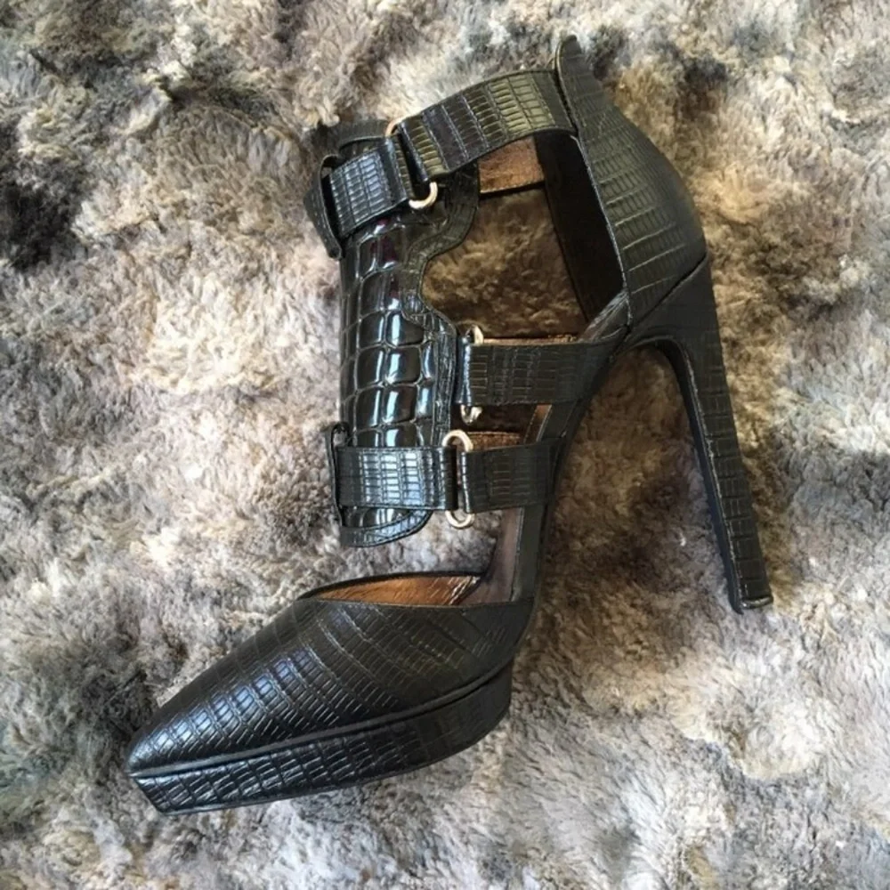 Jeffrey Campbell stunning heels