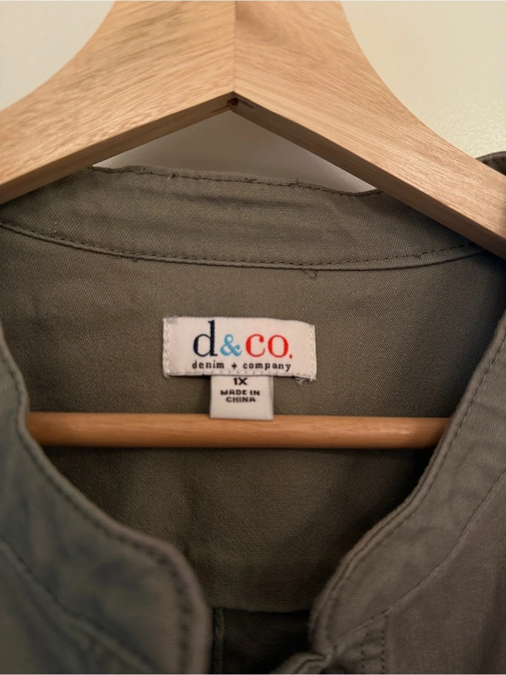d&co women collarless
