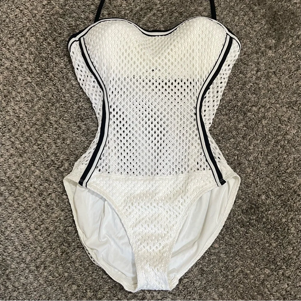 Robin Piccone white black
