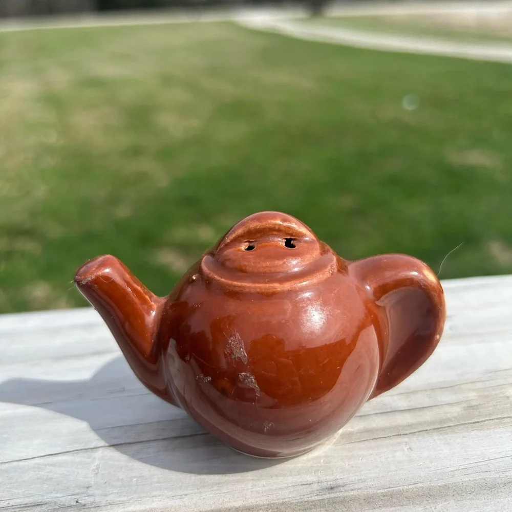 Vintage Brown Tea Pot‎ Style Salt And Pepper Shakers