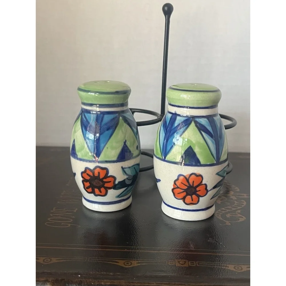 Handpainted Ceramic Salt‎ & Pepper Shaker Set Metal Holder Caddy Green Blue NEW