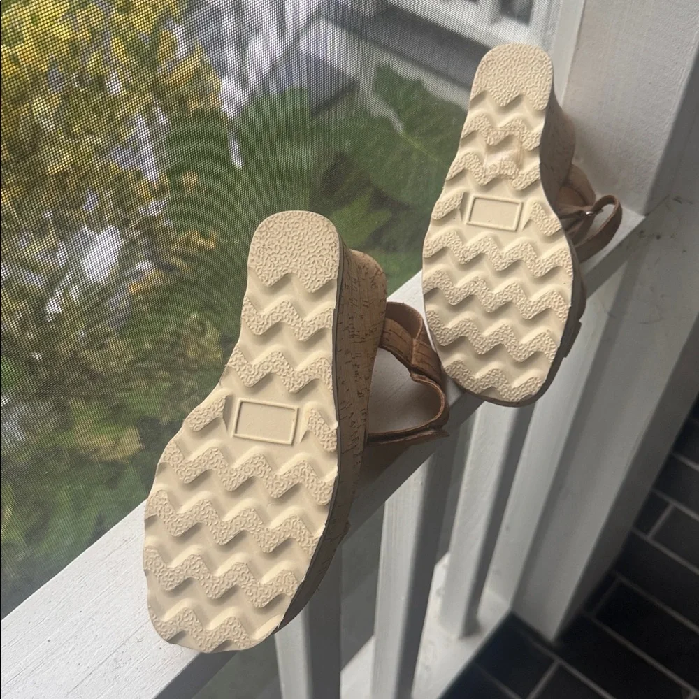 Bill Blass Rae Wedge sandals in tan cork