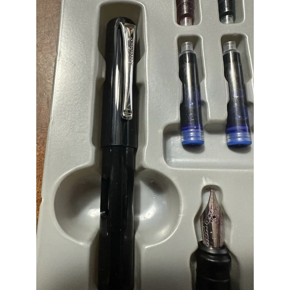 Speedball Calligraphy Set Incomplete Missing one of the ink cartridges