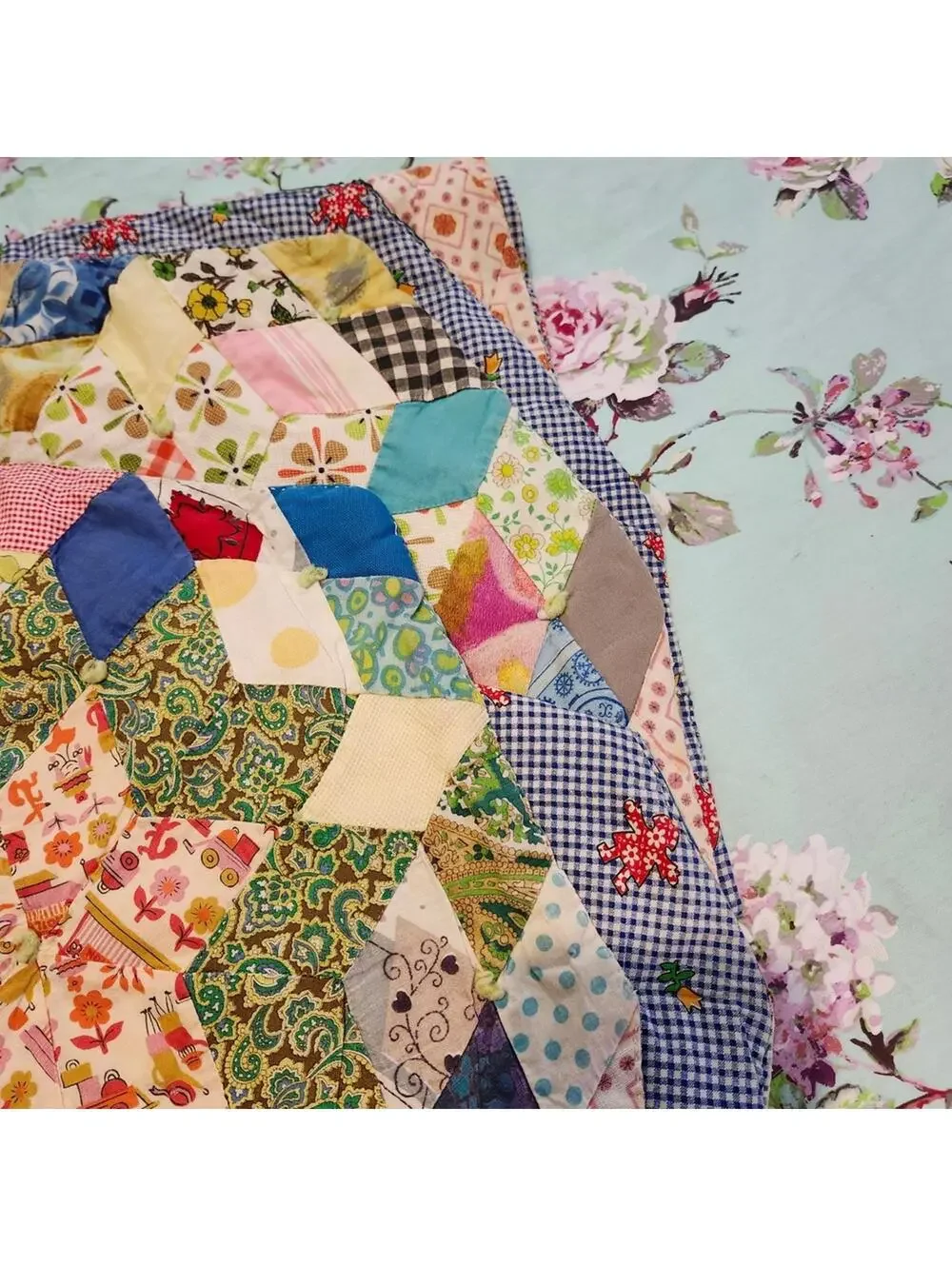 Handmade Patchwork Quilt Vintage Starburst Pattern Colorful Throw Blanket 62x88