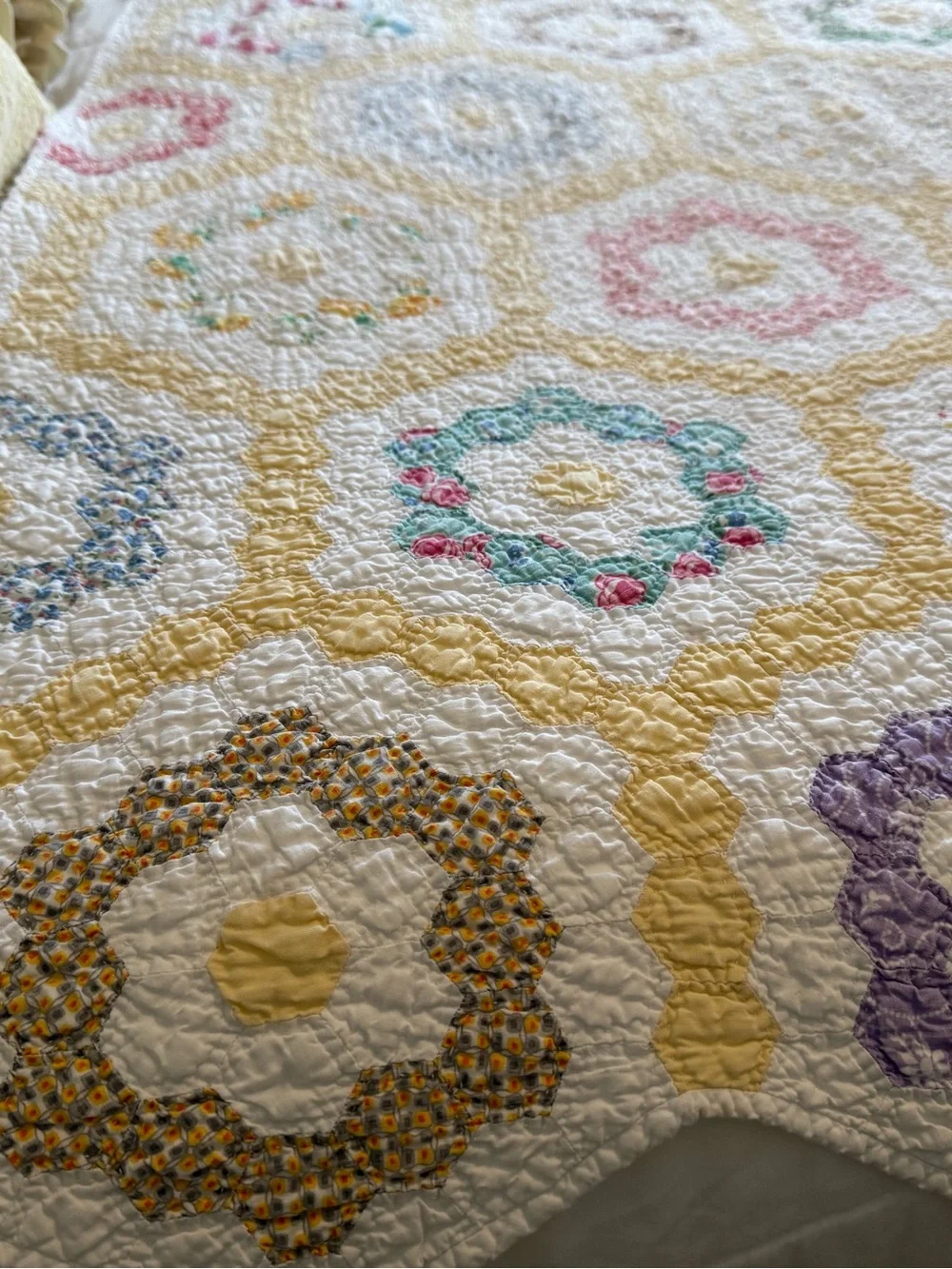 Antique 1930s Hand Stitched Grandmothers Flower Garden Quilt