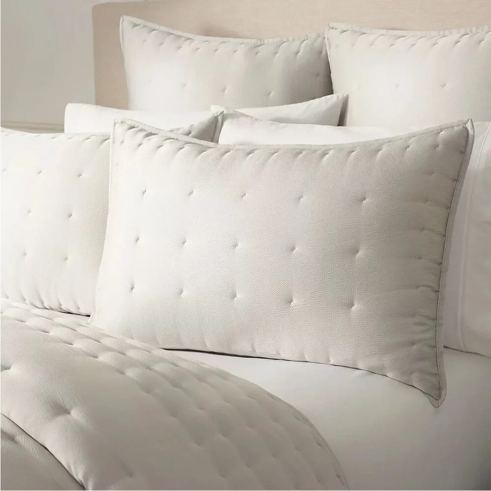 NWOT Donna Karan Hammered Quilt & Shams Set in Platinum