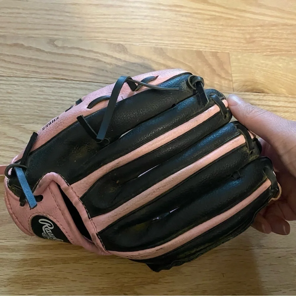 Rawlings right handed